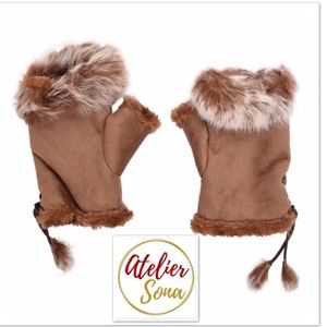 Atelier Sona Brown Fur-Trimmed Mittens